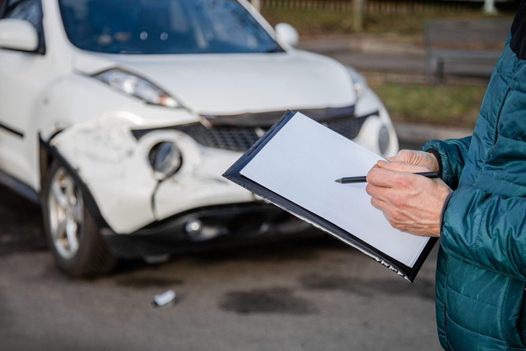 découvrez tout ce que vous devez savoir sur les coûts et sinistres auto. apprenez à estimer vos dépenses d'assurance, à comprendre les différents types de sinistres et à gérer efficacement vos réclamations. obtenez des conseils pratiques pour réduire vos coûts tout en protégeant votre véhicule.