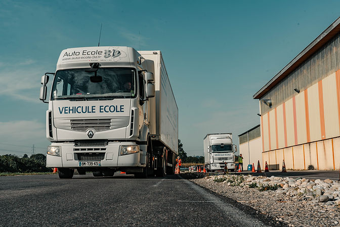 découvrez nos centres de formation spécialisés dans la validation des conducteurs de véhicules lourds. formations certifiées, encadrement professionnel et mise à jour des réglementations pour garantir une conduite sécurisée et efficace. inscrivez-vous dès maintenant pour devenir un expert des transports lourds !
