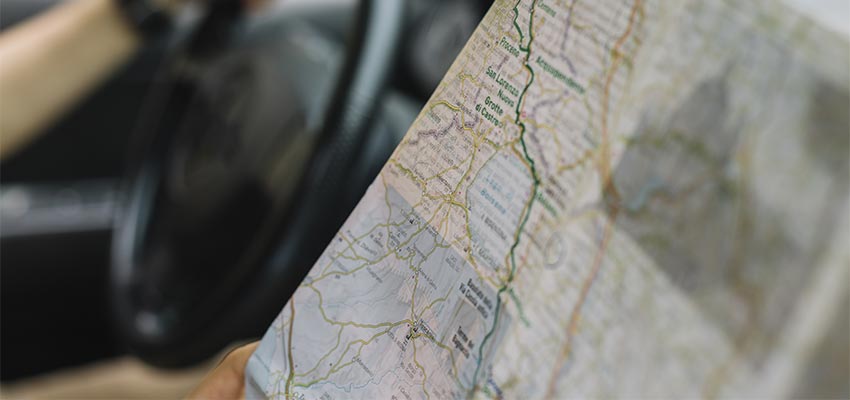 assurez-vous que votre assurance auto est en règle avant de partir en vacances. découvrez les vérifications essentielles à effectuer pour profiter pleinement de votre voyage en toute sérénité.