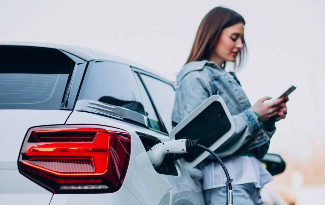 découvrez pourquoi les propriétaires de voitures électriques rencontrent des difficultés à obtenir des assurances. informez-vous sur les raisons des refus et les solutions possibles pour assurer votre véhicule électrique en toute sérénité.