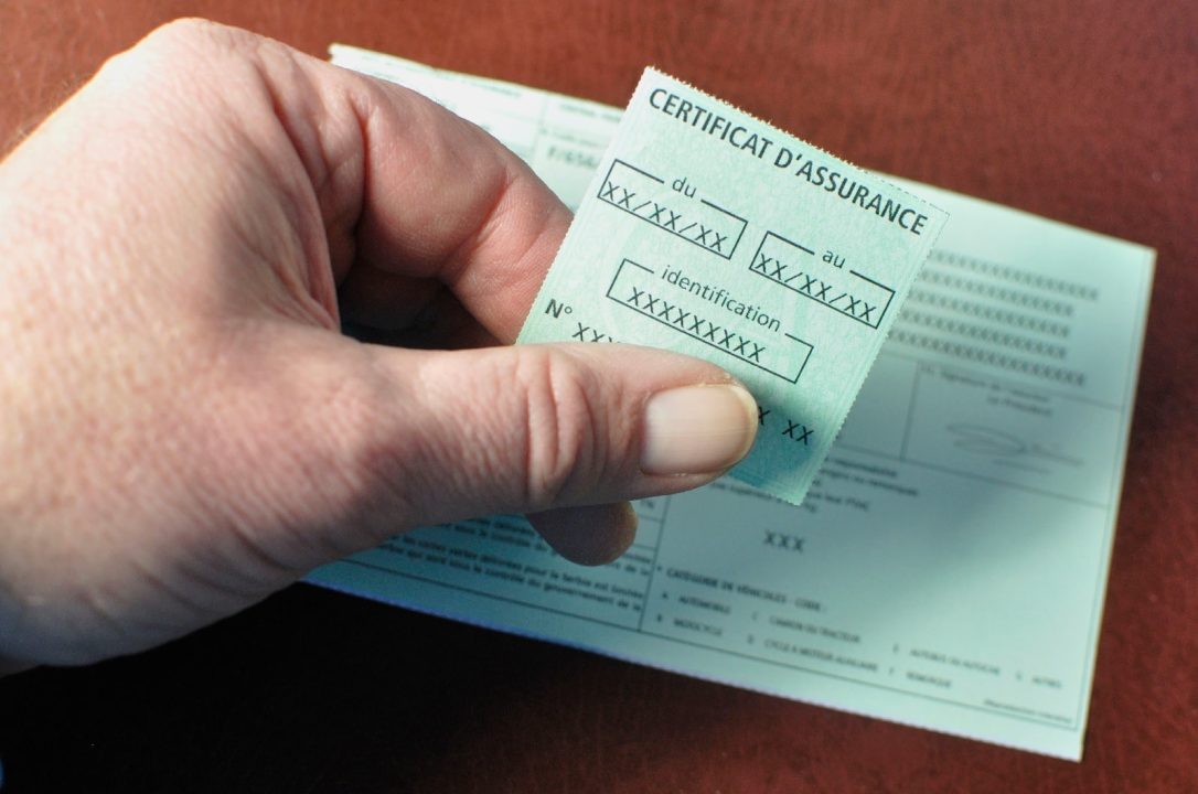 découvrez tout sur la dématérialisation imminente de la carte verte auto, une innovation qui facilite la gestion de votre assurance automobile en ligne, pour plus de simplicité et de sécurité.