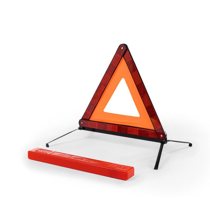 découvrez les conséquences et les précautions à prendre en cas de disparition du triangle de signalisation, un élément essentiel pour la sécurité routière.