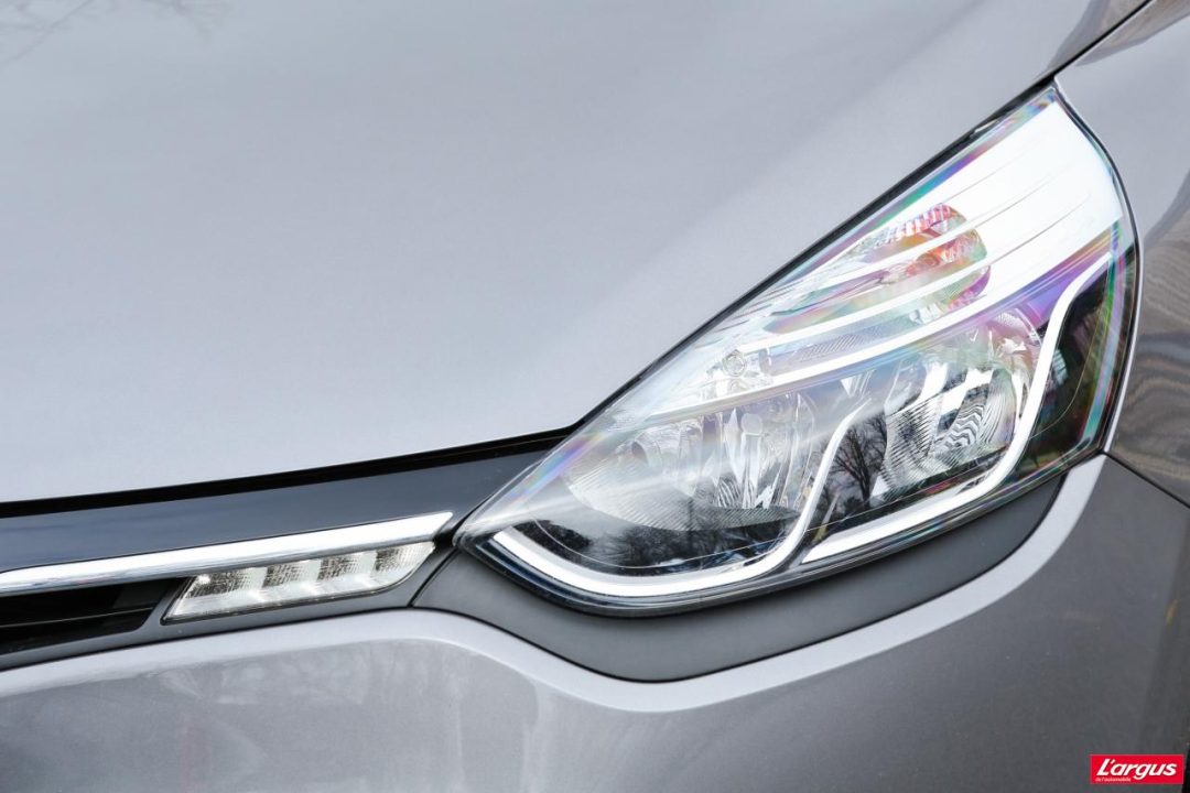 découvrez les différences de tarifs d'assurance auto pour les modèles clio, c3 et 208 et choisissez la meilleure couverture adaptée à votre voiture.