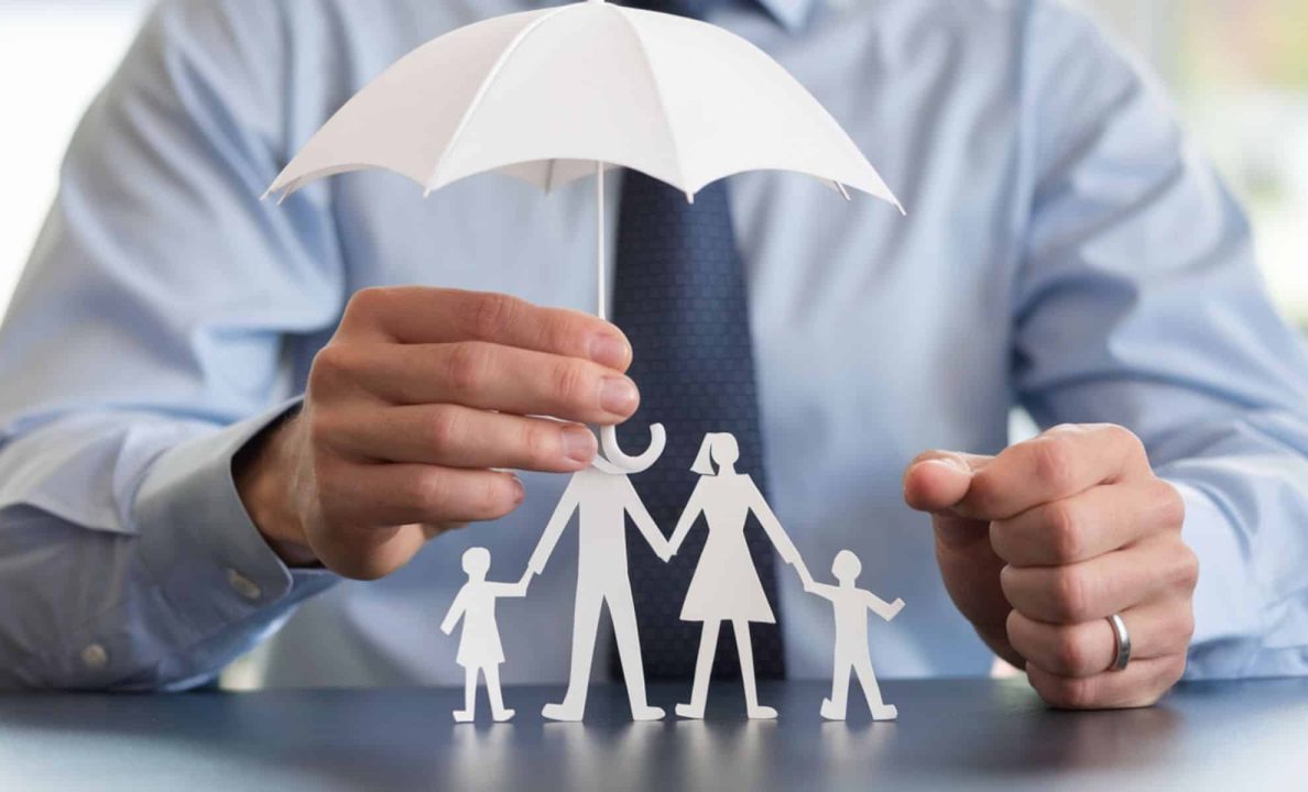 découvrez les stratégies adoptées par les compagnies d'assurance françaises pour faire face à la hausse des prix et protéger leurs assurés.