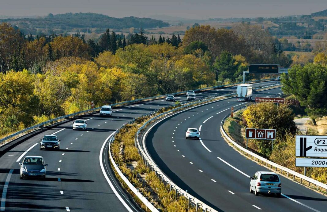 découvrez tout ce qu'il faut savoir sur les plaques roses pour les routes en 2026 : informations, conditions et nouveautés à venir.