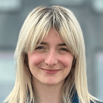 découvrez si une personne âgée en ehpad doit payer les frais liés à sa voiture, et quelles sont les règles en vigueur pour gérer ces dépenses.