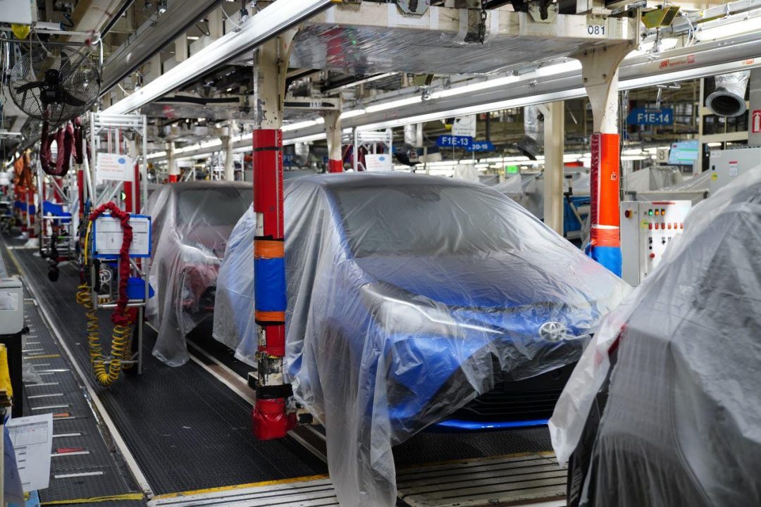 découvrez les causes et les conséquences du déclin de 30 % du marché automobile, ainsi que les tendances à venir dans l'industrie.