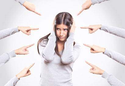 découvrez comment le geste de signature peut révéler un manque de confiance en soi et apprenez des astuces pour renforcer votre assurance lors de la signature.