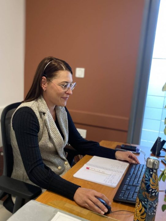 découvrez un aperçu des dépenses de nathalie, secrétaire médicale à reims, et comment elle gère son budget au quotidien.