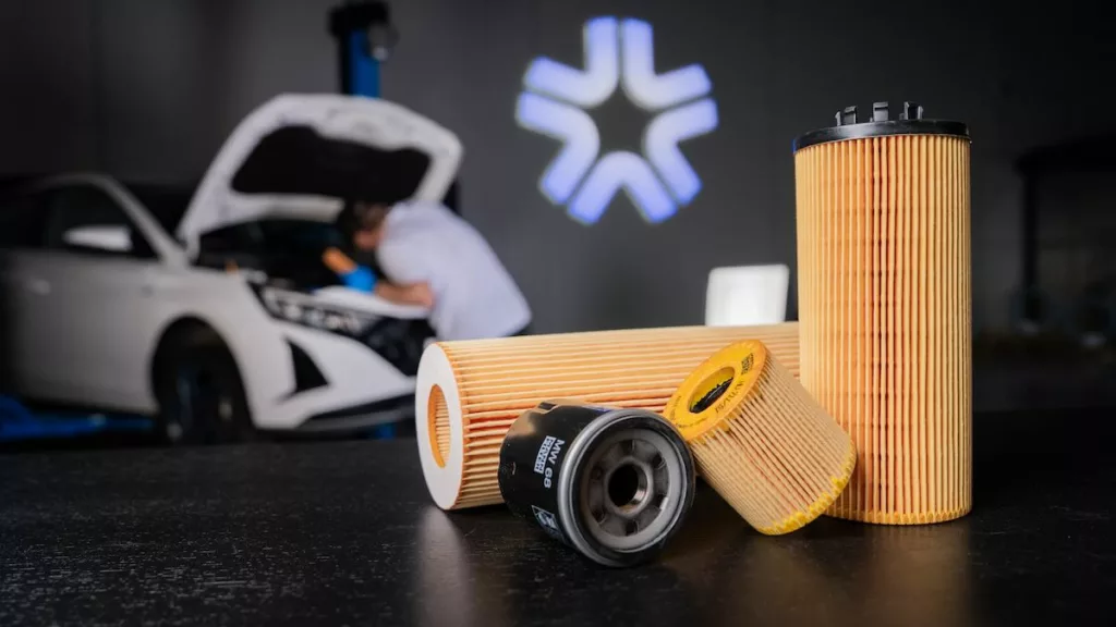 découvrez l'impact du vieillissement du parc automobile sur l'environnement, la sécurité routière et les politiques de mobilité durable.